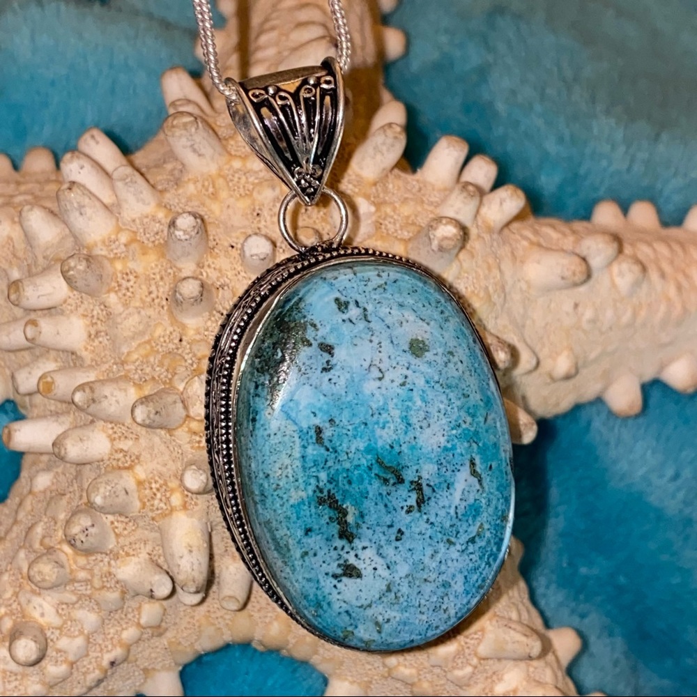 Burmese Turquoise Gemstone statement pendant - Picture 2 of 6